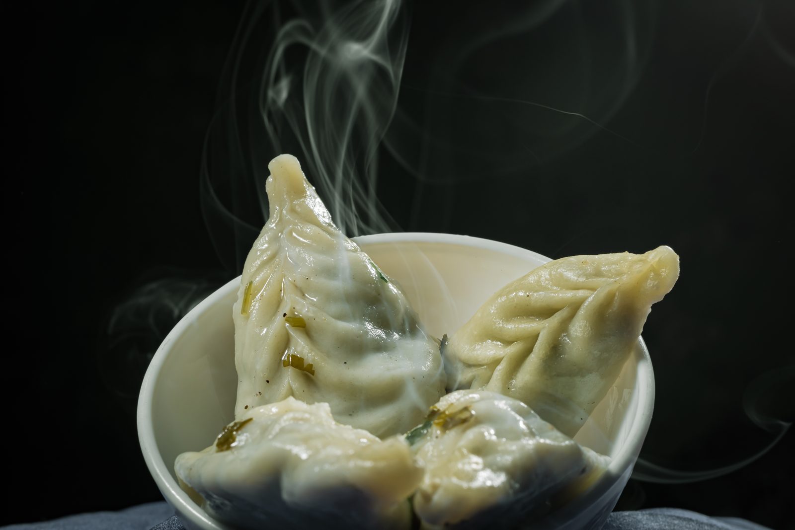 Steamed momo in a bowl